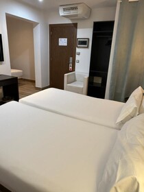 Aston Hotel