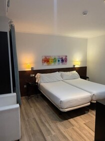 Aston Hotel