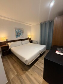 Aston Hotel