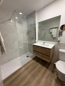 Aston Hotel