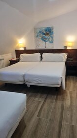 Aston Hotel