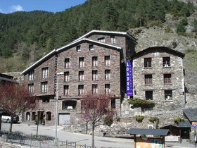 Montane Hotel