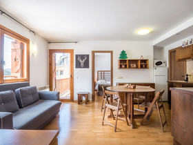 Esquirol Apartments