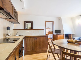 Esquirol Apartments