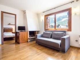Esquirol Apartments