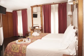 Hotel Naudi