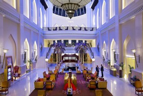 Bab Al Qasr Hotel