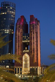 Bab Al Qasr Hotel