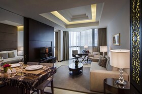Bab Al Qasr Hotel