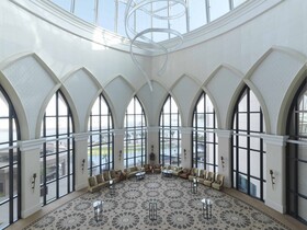 Bab Al Qasr Hotel