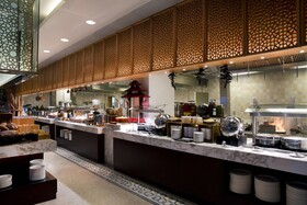 Bab Al Qasr Hotel