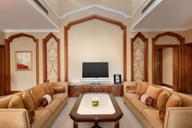 Shangri-La Qaryat Al Beri, Abu Dhabi