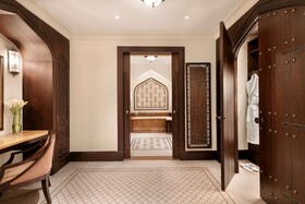 Shangri-La Qaryat Al Beri, Abu Dhabi