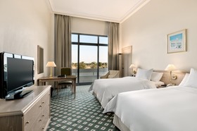 Radisson Blu Hotel & Resort, Al Ain