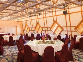 Oryx Grand Hotel Jebel Hafeet