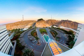 Oryx Grand Hotel Jebel Hafeet