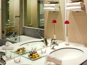 Oryx Grand Hotel Jebel Hafeet