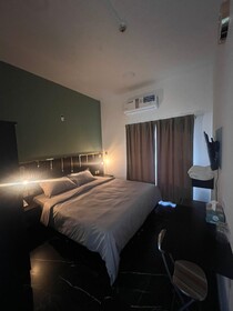 Guest Inn Hotel Llc