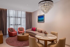Hilton Dubai Creek Residences