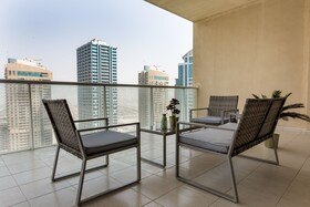 Lake View Tower by HiGuests Vacation Homes