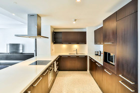 Limestone House by Driven Holiday Homes