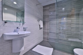 Luxe Apartments near Dubai Mall, Burj Khalifa - Pool, Gym, & Parking by Sojo Stay