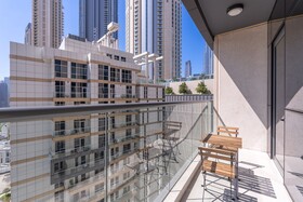 Luxe Apartments near Dubai Mall, Burj Khalifa - Pool, Gym, & Parking by Sojo Stay