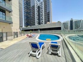 Luxe Apartments near Dubai Mall, Burj Khalifa - Pool, Gym, & Parking by Sojo Stay