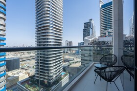 Luxe Apartments near Dubai Mall, Burj Khalifa - Pool, Gym, & Parking by Sojo Stay