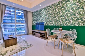 Luxe Apartments near Dubai Mall, Burj Khalifa - Pool, Gym, & Parking by Sojo Stay
