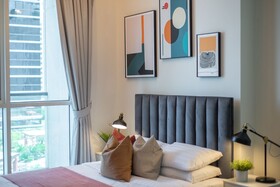 Luxe Apartments near Dubai Mall, Burj Khalifa - Pool, Gym, & Parking by Sojo Stay