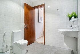 Luxe Apartments near Dubai Mall, Burj Khalifa - Pool, Gym, & Parking by Sojo Stay