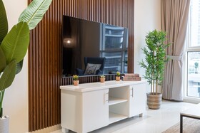 Luxe Apartments near Dubai Mall, Burj Khalifa - Pool, Gym, & Parking by Sojo Stay