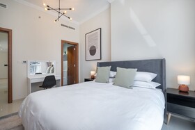 Luxe Apartments near Dubai Mall, Burj Khalifa - Pool, Gym, & Parking by Sojo Stay