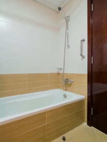 Marina Suites by OYO Rooms