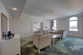 Millennium Lakeview Hotel