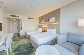 Millennium Lakeview Hotel