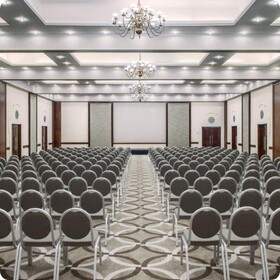 Millennium Lakeview Hotel