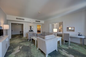 Millennium Lakeview Hotel