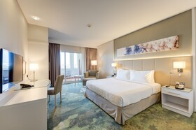 Millennium Lakeview Hotel