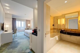 Millennium Lakeview Hotel