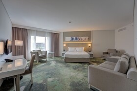 Millennium Lakeview Hotel