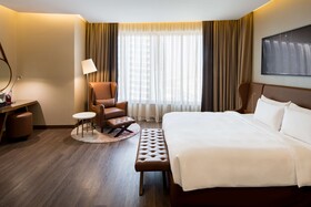 Radisson Blu Hotel, Dubai Canal View