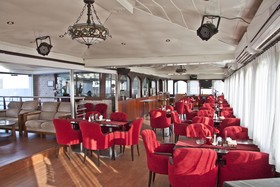 Regent Palace Hotel