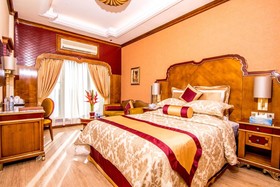 Riviera Hotel