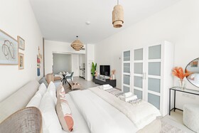Silkhaus Palm Views East