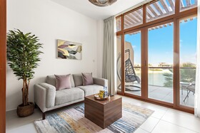 Silkhaus Palm Views East