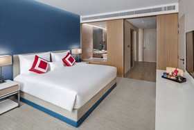 JA Lake View Hotel