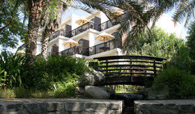 JA Palm Tree Court