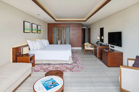 JA Palm Tree Court